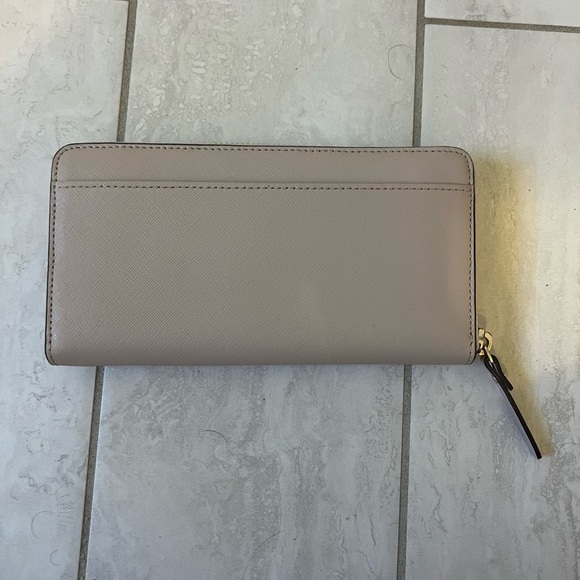 Kate Spade x Minnie Mouse Lacey Wallet NWOT - Picture 2 of 3